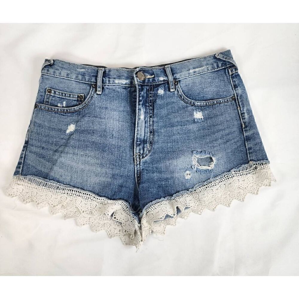 Free People Blue Bohemian Denim Shorts With Lace Trim Size 28 B2